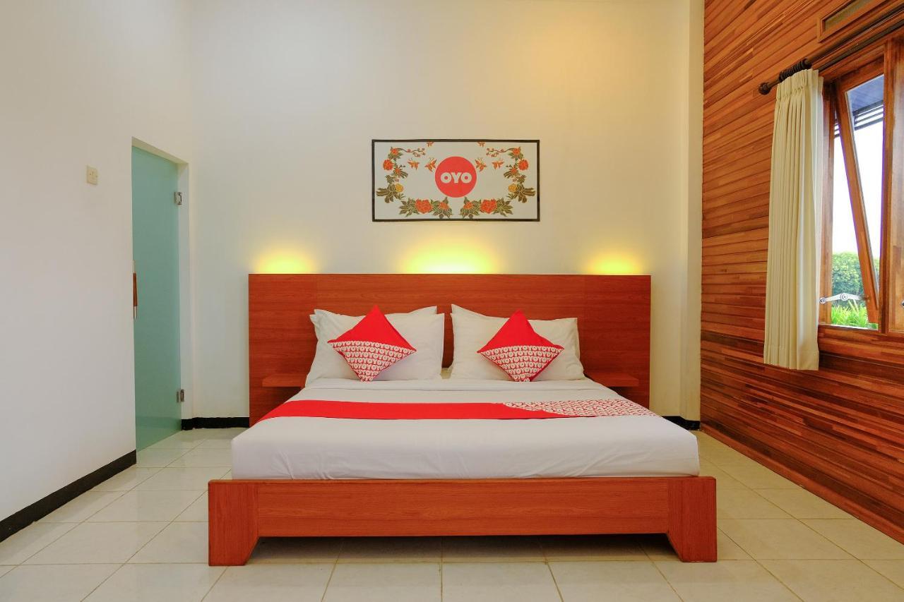 Oyo 446 Hotel Kawi Surapatha Malang Exterior photo